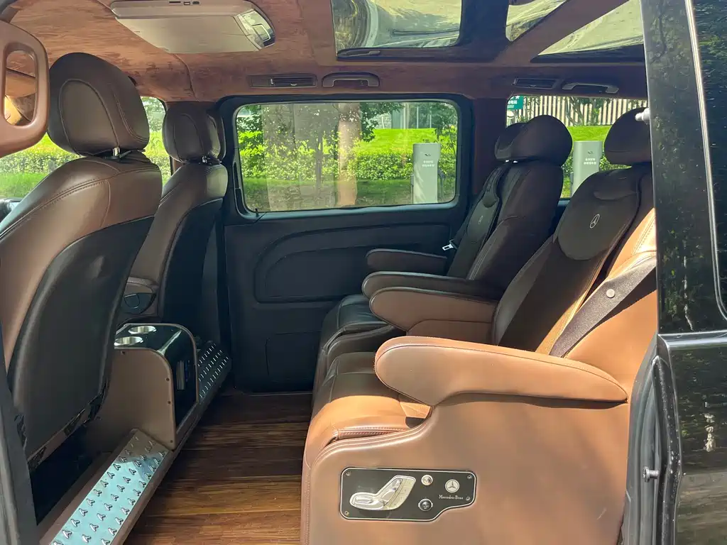 Mercedes-Benz V-Class (Import) — миниатюра 9