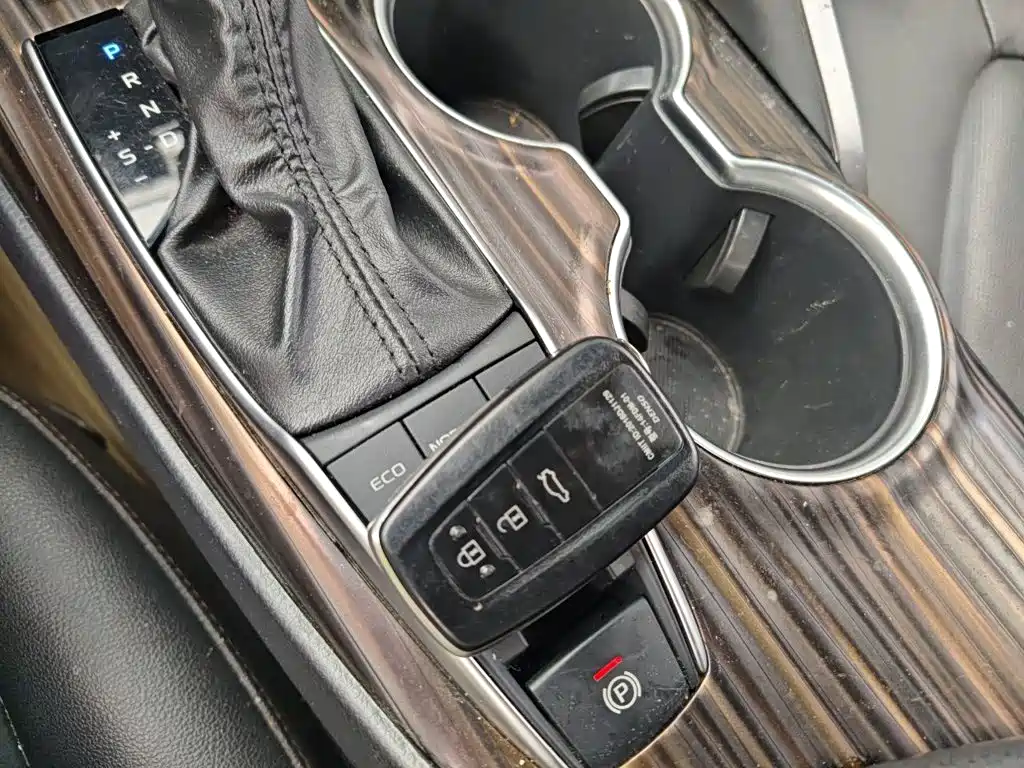 Toyota Camry — миниатюра 9