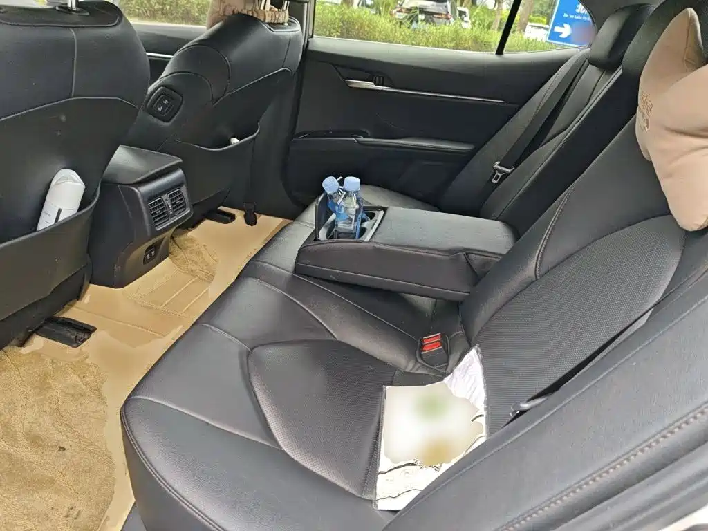 Toyota Camry — миниатюра 18