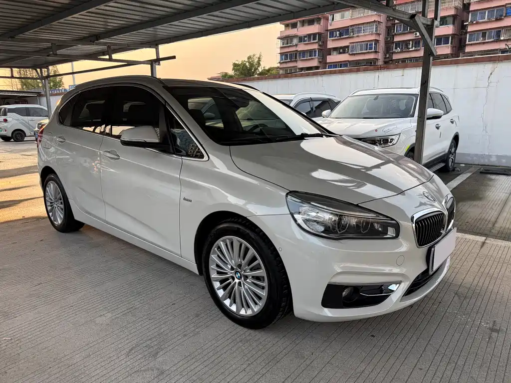 BMW 2 Series Active Tourer — миниатюра 3