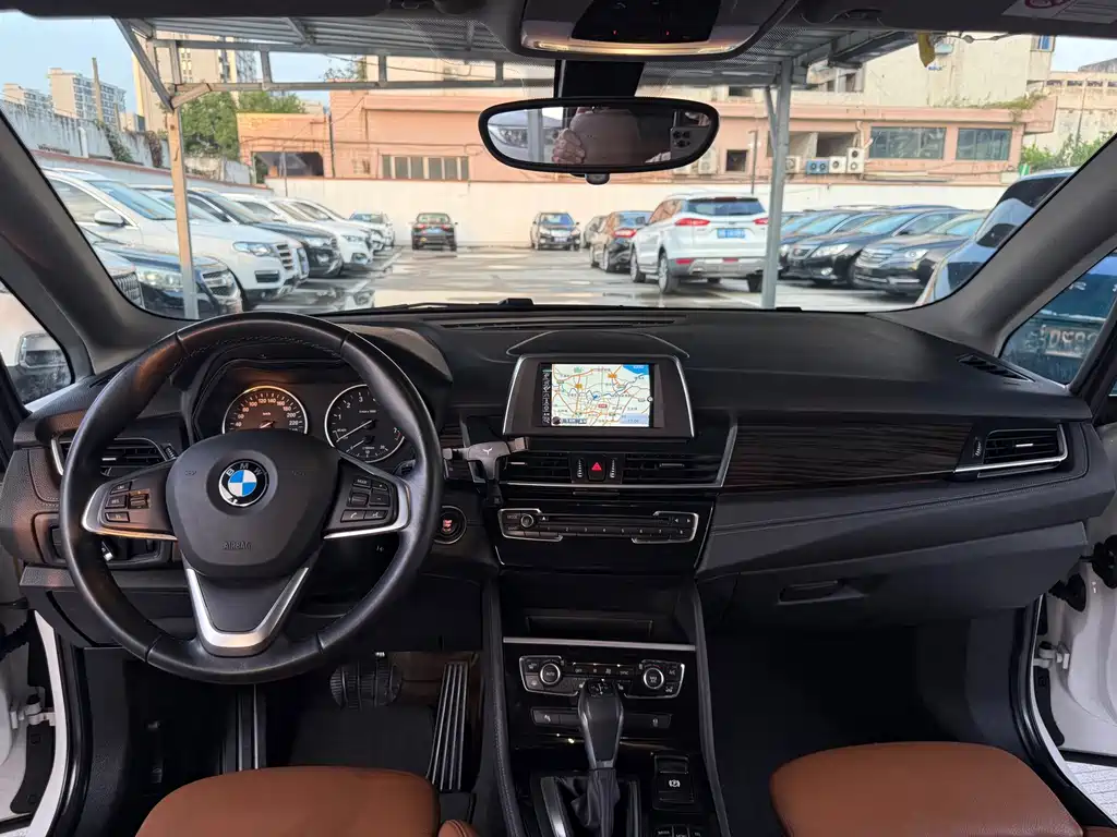 BMW 2 Series Active Tourer — миниатюра 5