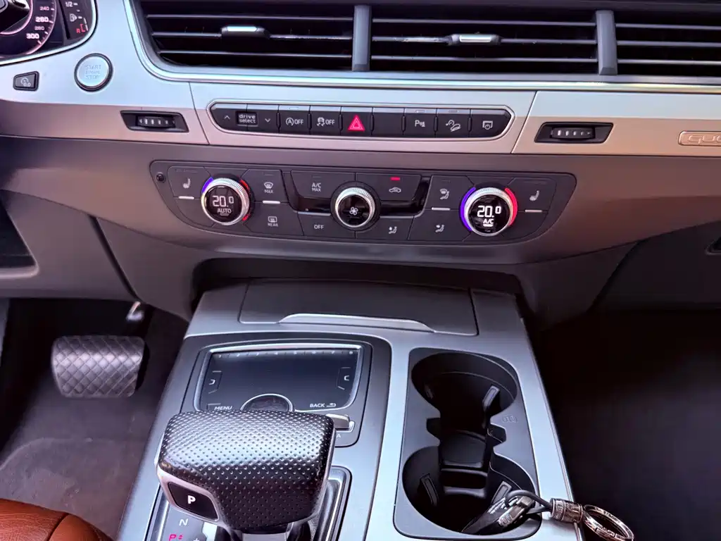 Audi Q7 — миниатюра 20
