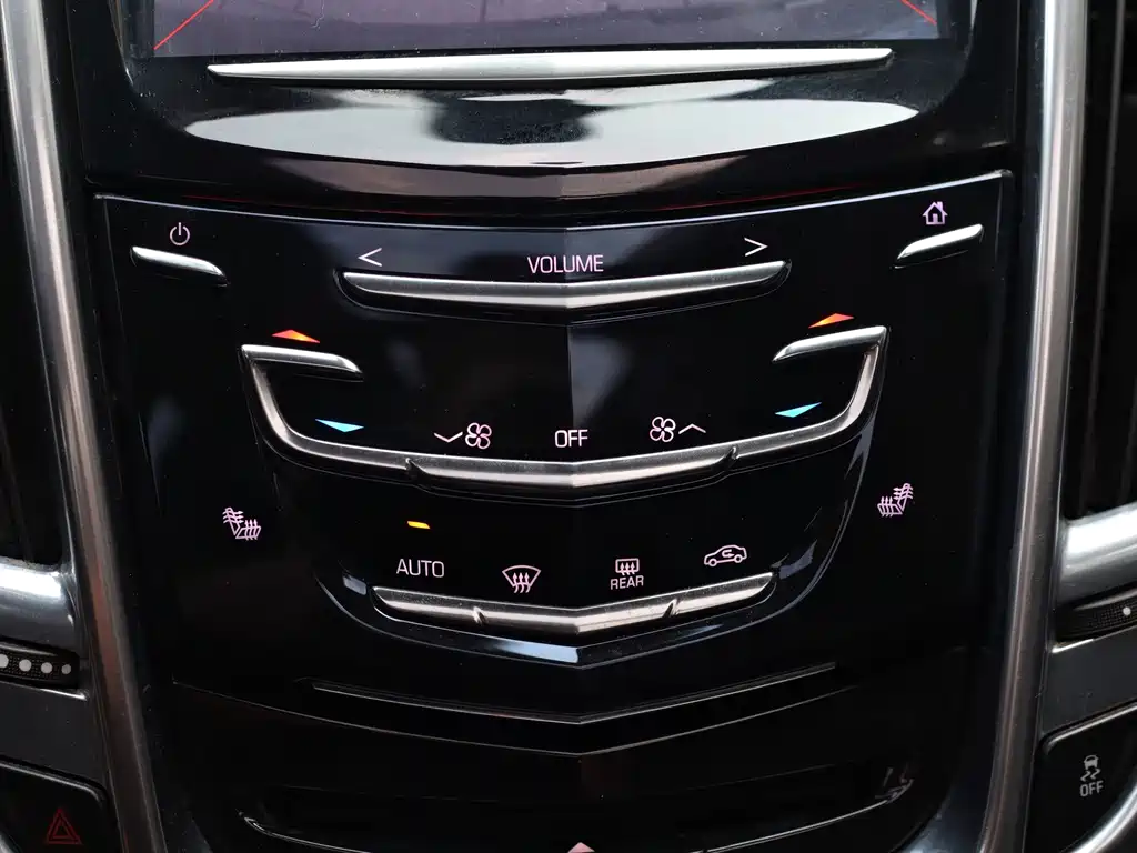 Cadillac SRX — миниатюра 10