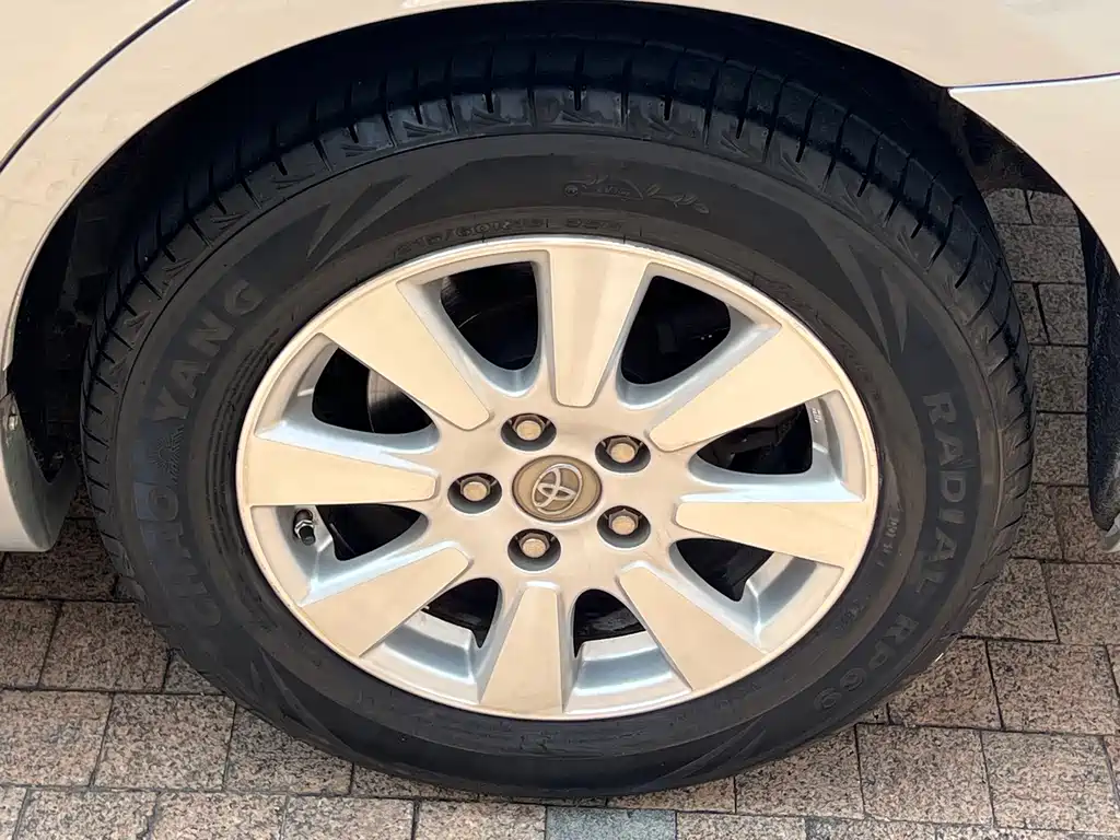 Toyota Camry — миниатюра 14