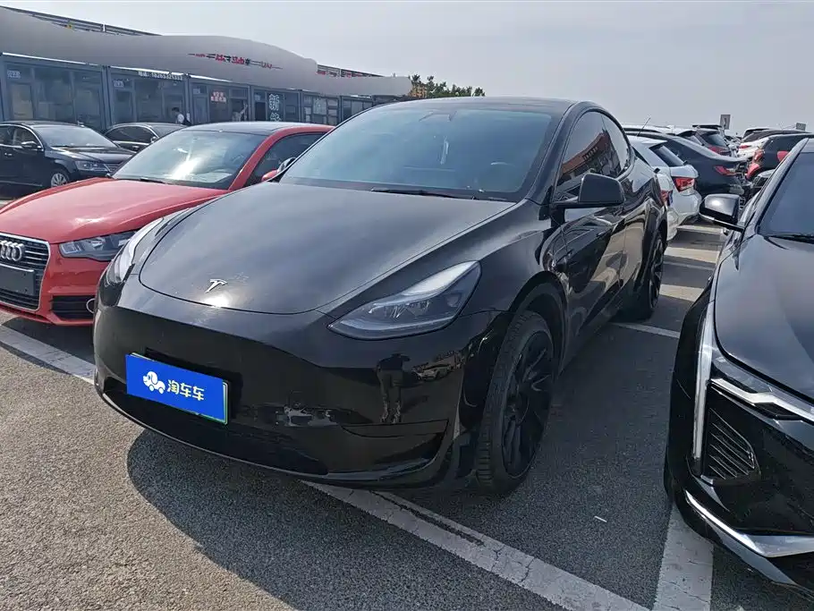Tesla Model Y 2024 RWD Drive Dynamic Edition