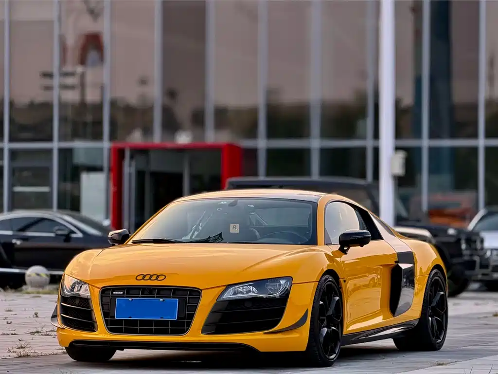 Audi R8