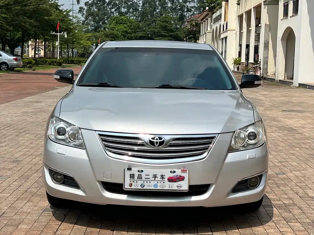 Toyota Camry — миниатюра 2