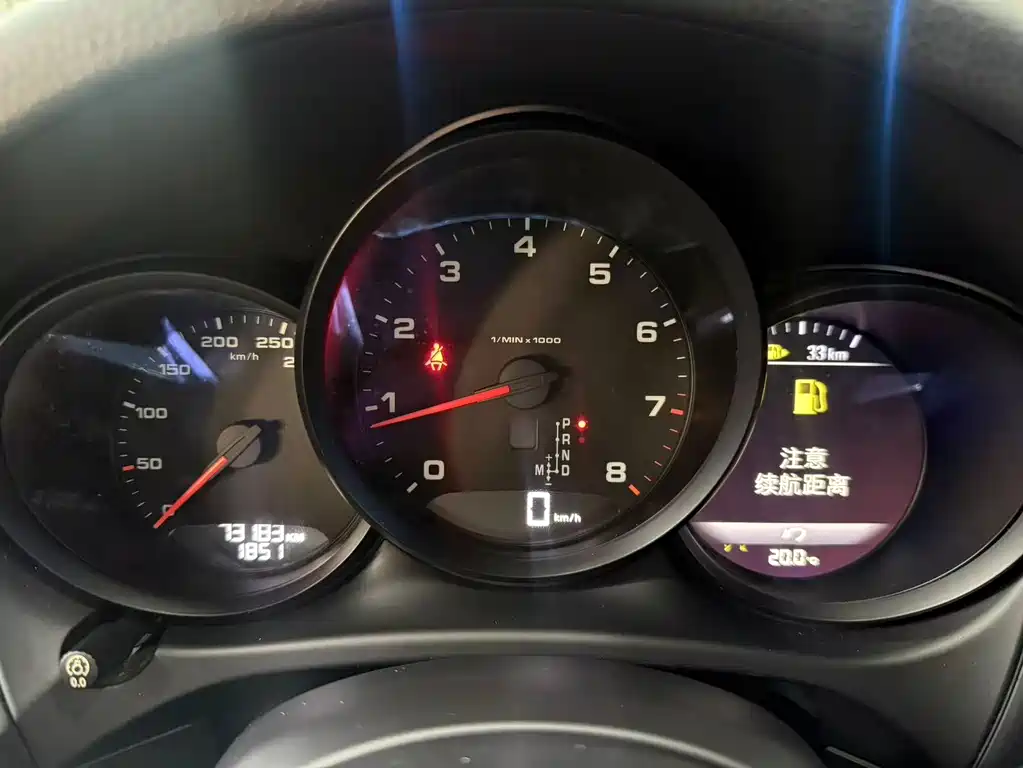 Porsche Macan — миниатюра 12