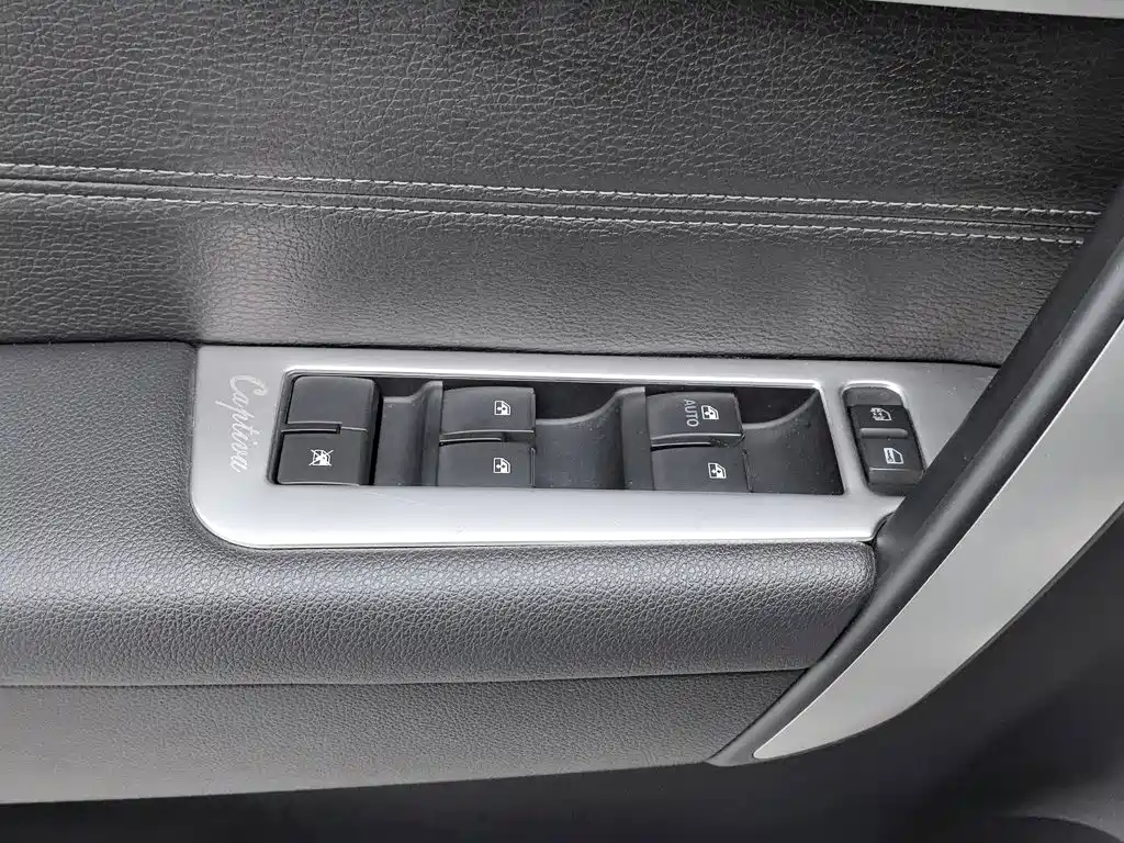 Chevrolet Captiva — миниатюра 9