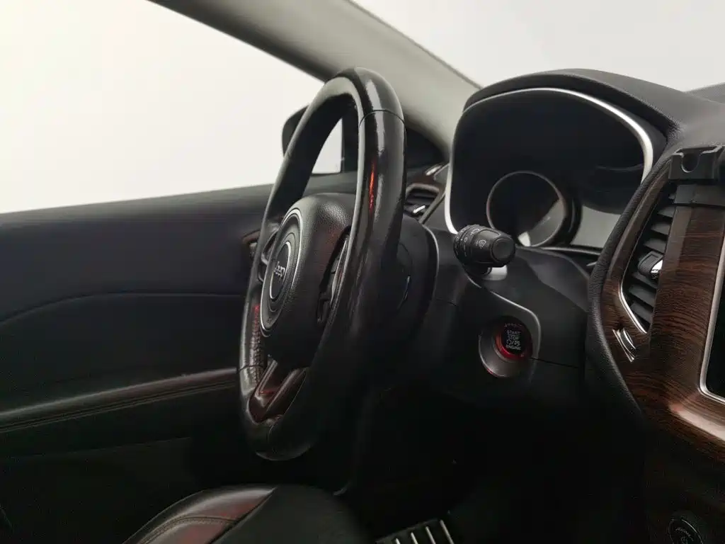 Jeep Compass — миниатюра 22