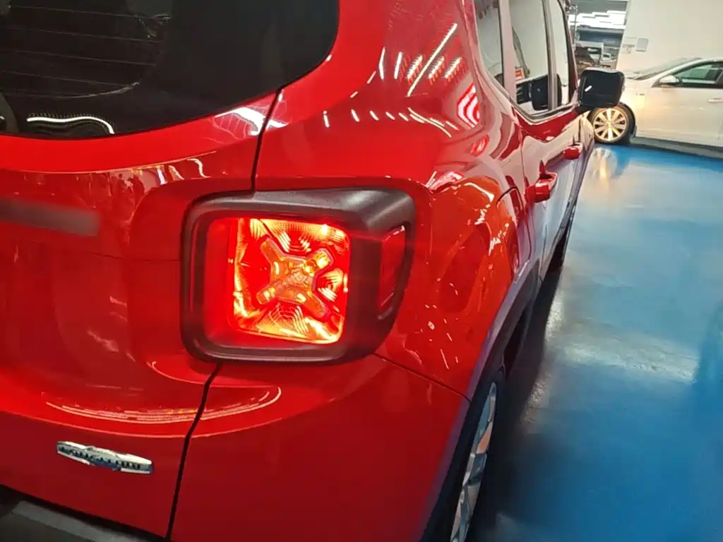 Jeep Renegade — миниатюра 8