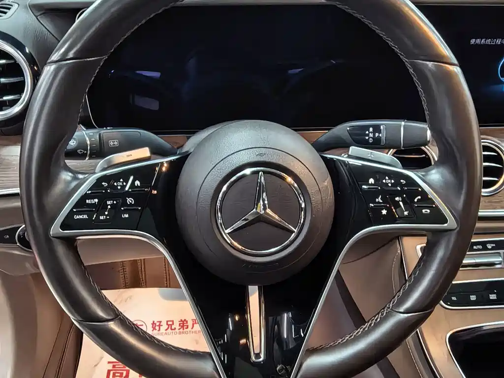 Mercedes-Benz E-Class — миниатюра 11