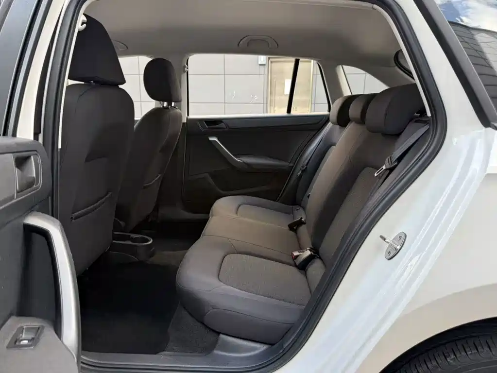 Skoda Rapid Spaceback — миниатюра 6