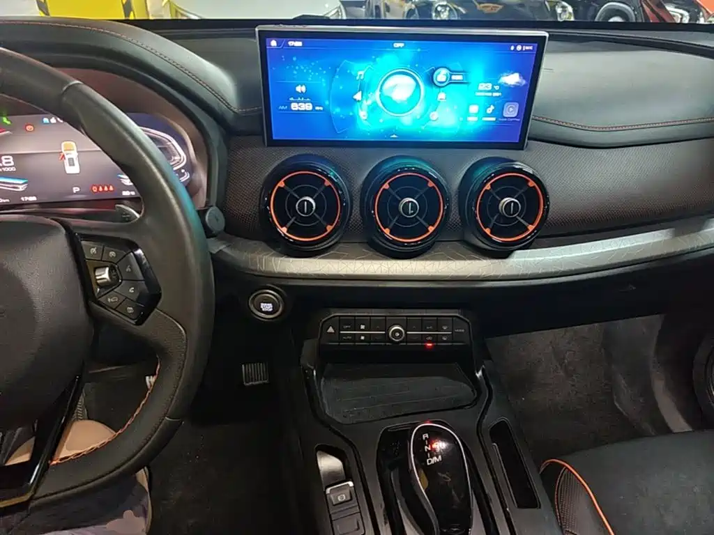 Wey Wey VV5 — миниатюра 10