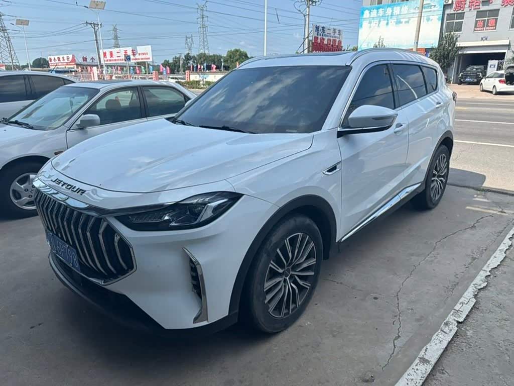 Jetour Jetour X70 PLUS 1.5 л 2023 г. Белый, пробег 38000 км