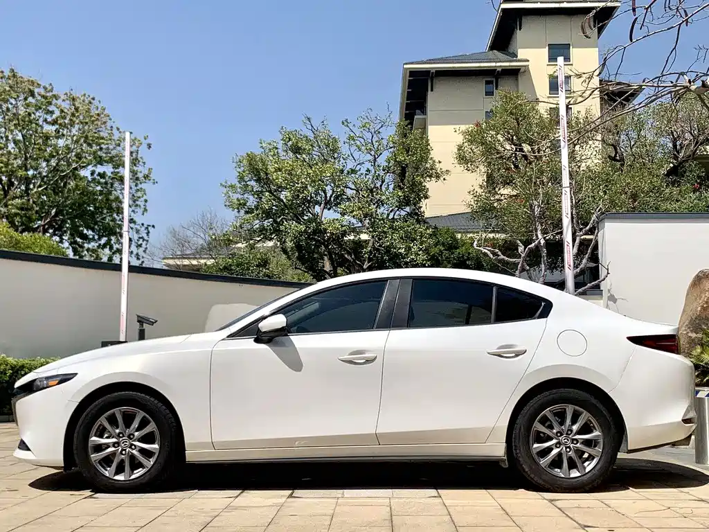 MAZDA 3 ANGKESAILA