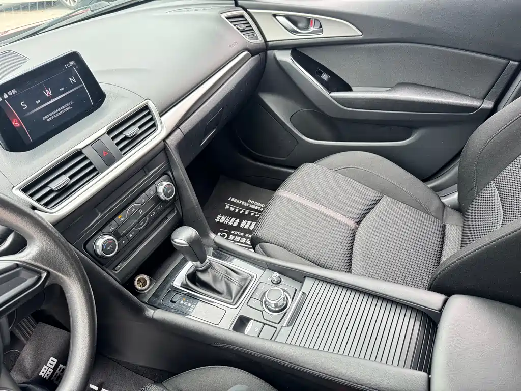 Mazda 3 Axela — миниатюра 13