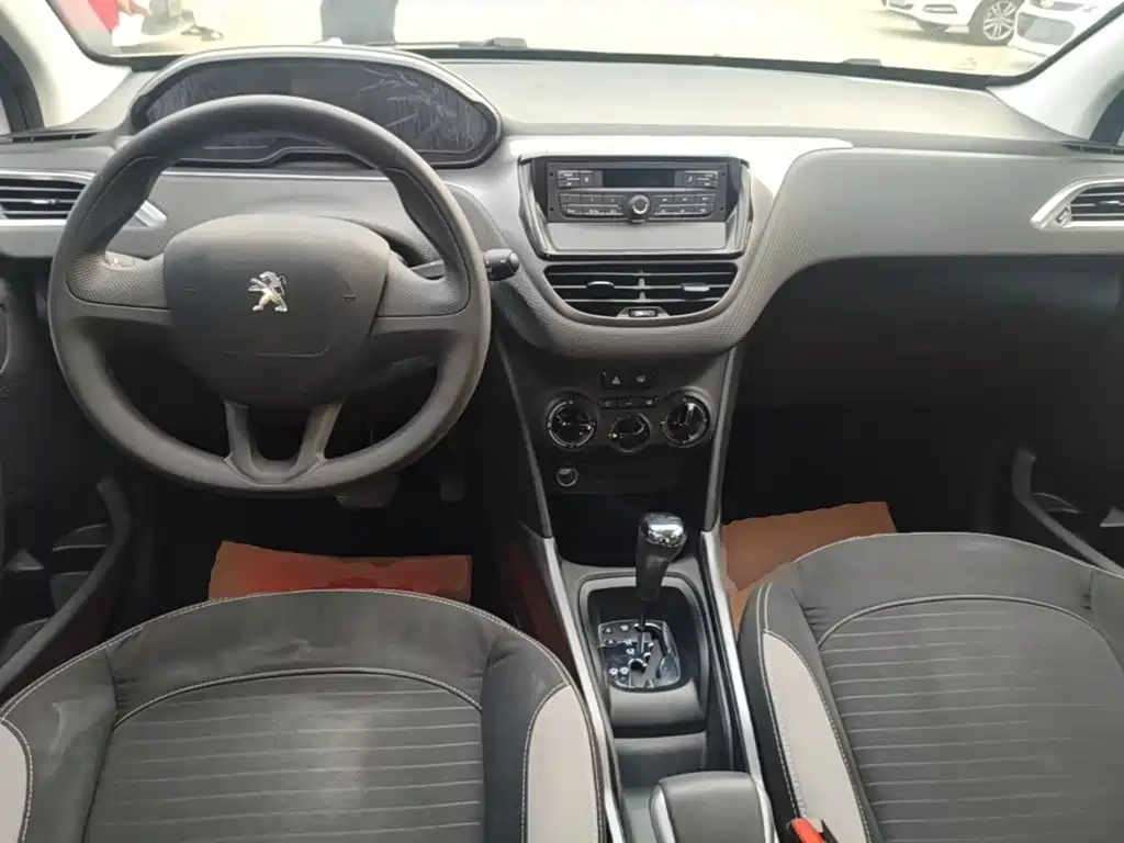 Peugeot 2008 — миниатюра 10