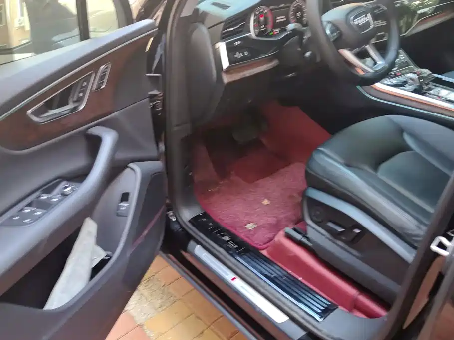 Audi Q7 — миниатюра 9