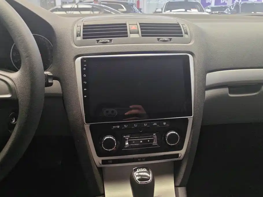 Skoda Octavia — миниатюра 12