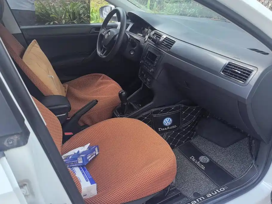 Volkswagen Santana — миниатюра 8