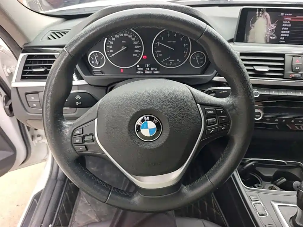 BMW 3 Series — миниатюра 11