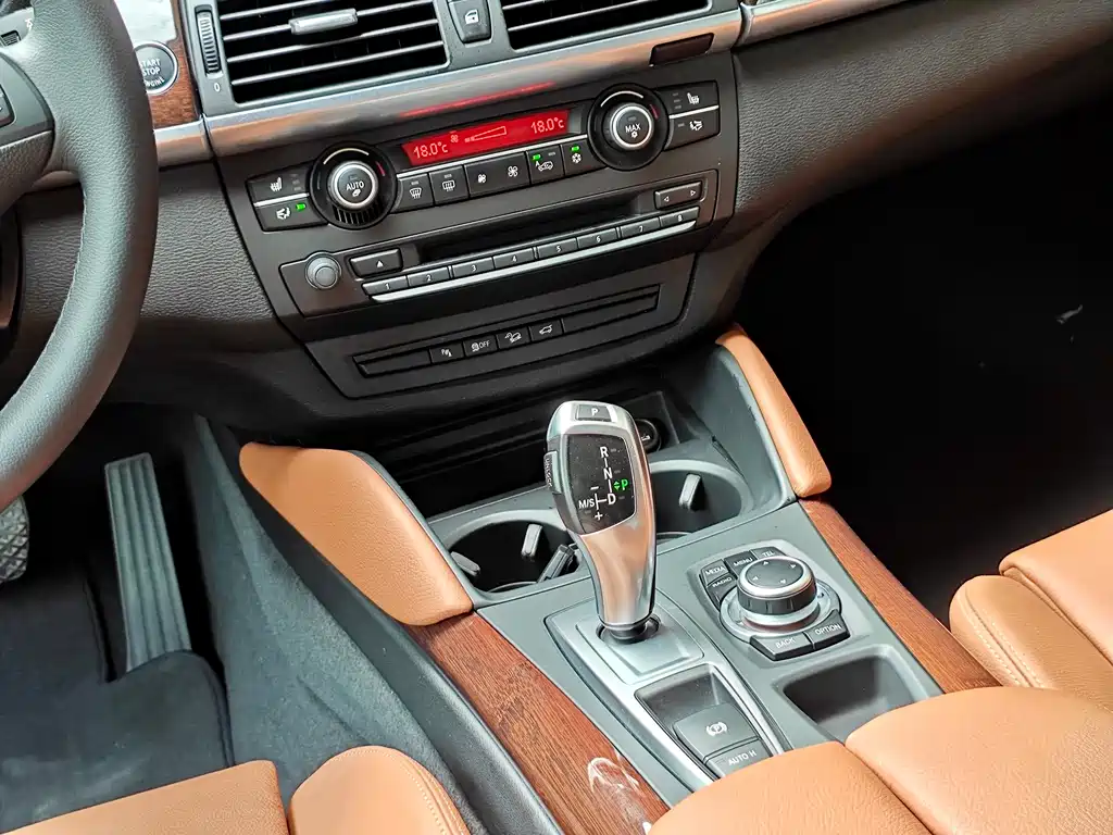 BMW X6 — миниатюра 13