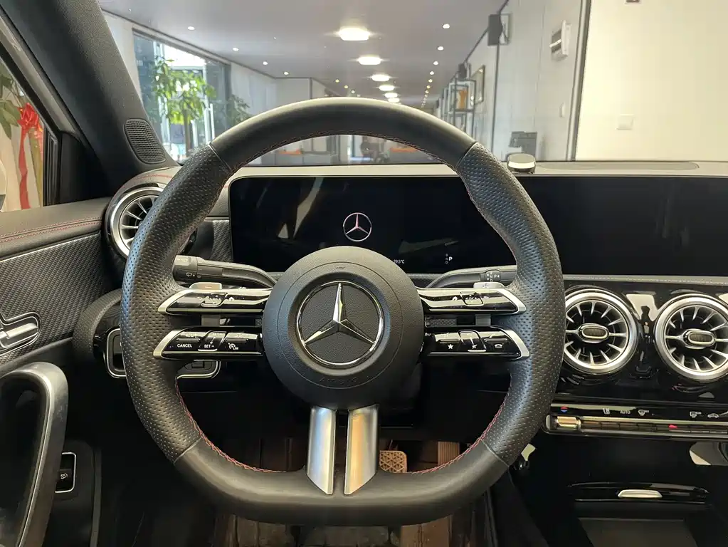 Mercedes-Benz A-Class — миниатюра 8