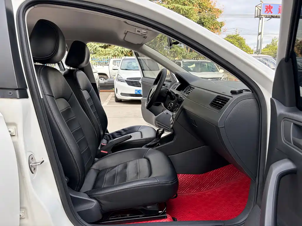 Volkswagen Santana — миниатюра 6
