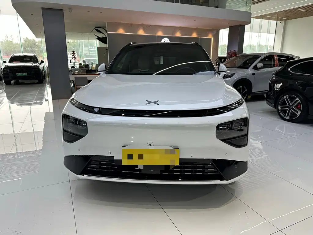 XPeng G9 — миниатюра 2