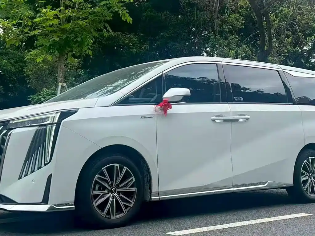 传祺M8 2026款 2.0T 尊享版