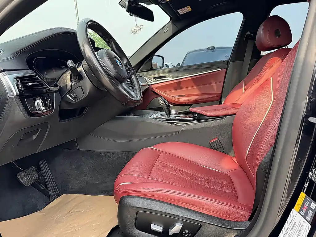 BMW 5 Series New Energy — миниатюра 7