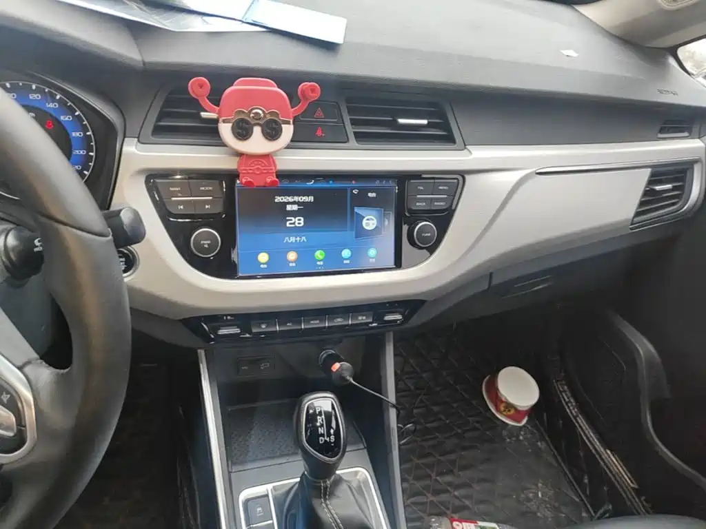 Geely Vision X3 — миниатюра 13