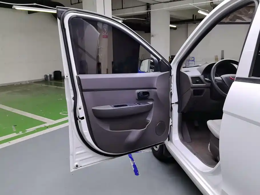 Wuling Hongguang — миниатюра 7