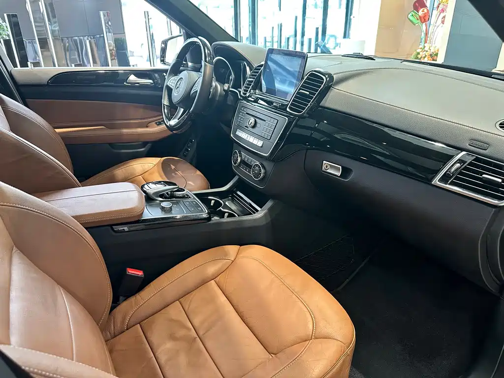 Mercedes-Benz GLS — миниатюра 11