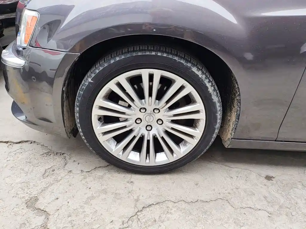 Chrysler 300C — миниатюра 23