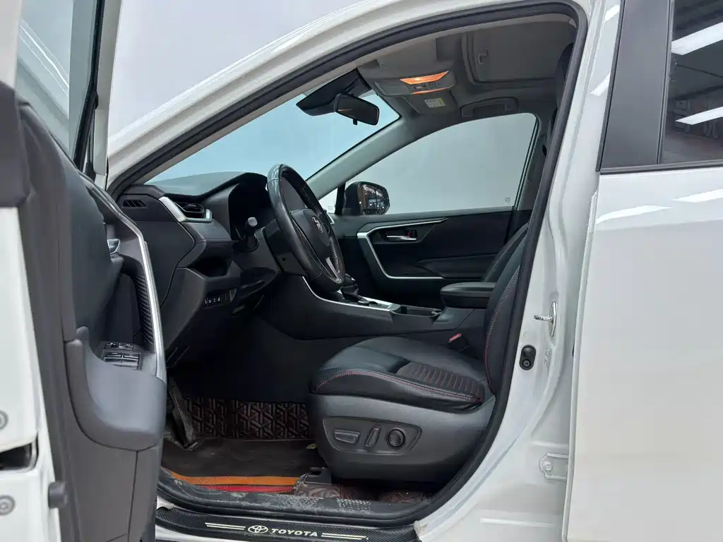 Toyota RAV4 Prime — миниатюра 4