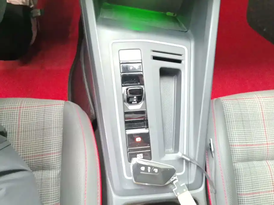 Volkswagen Golf GTI — миниатюра 16