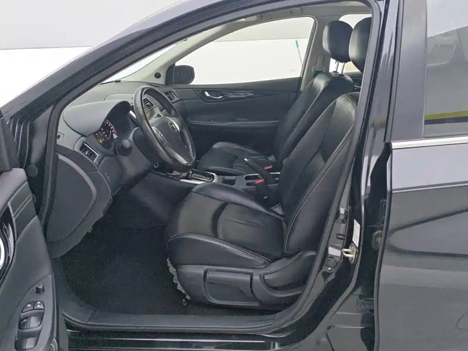 Nissan Tiida — миниатюра 9