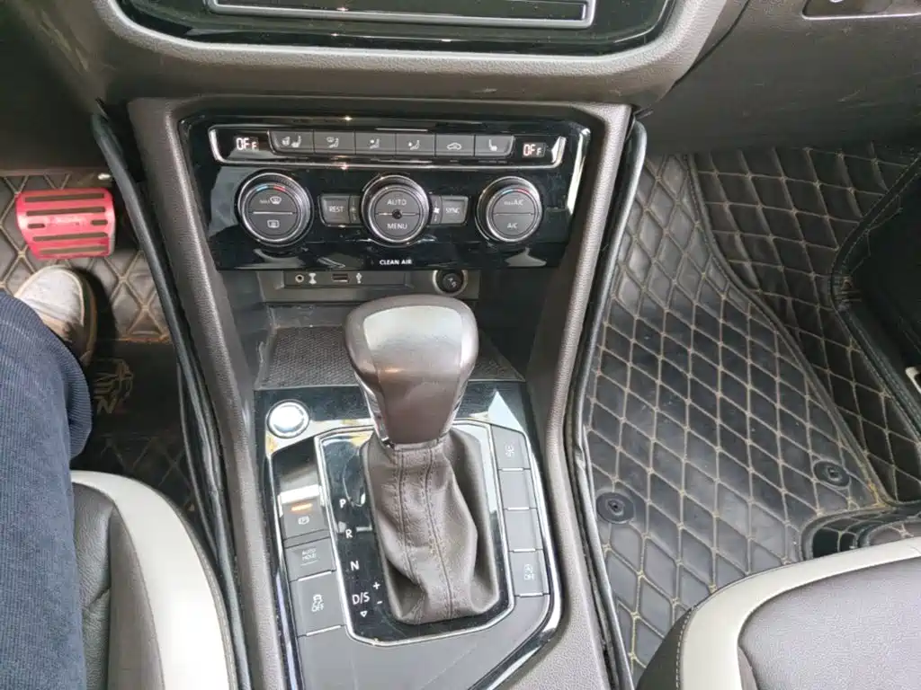 Volkswagen Tiguan L — миниатюра 14