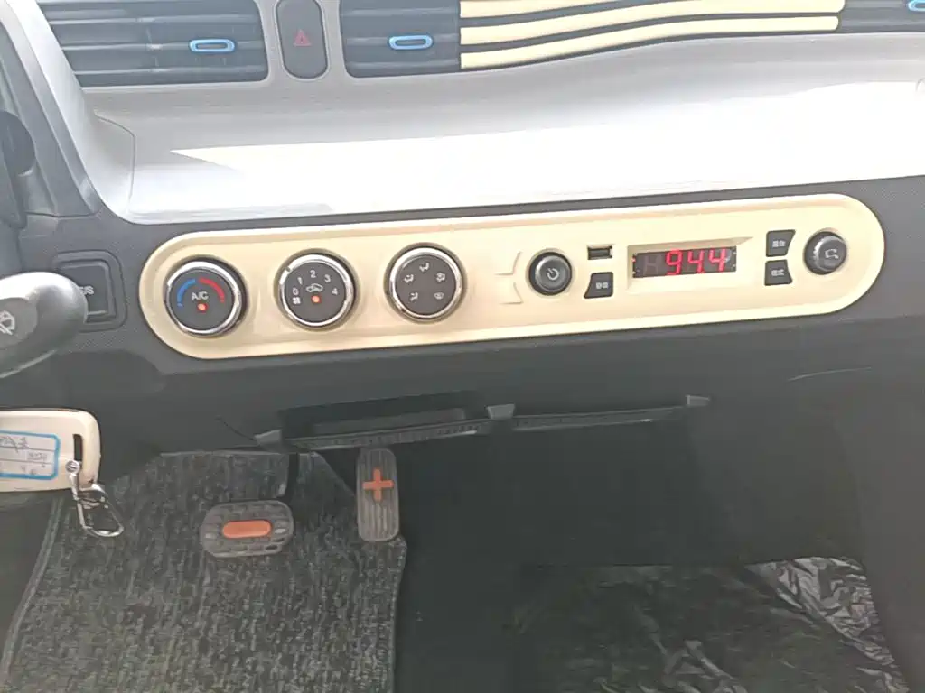 Wuling MINIEV — миниатюра 13