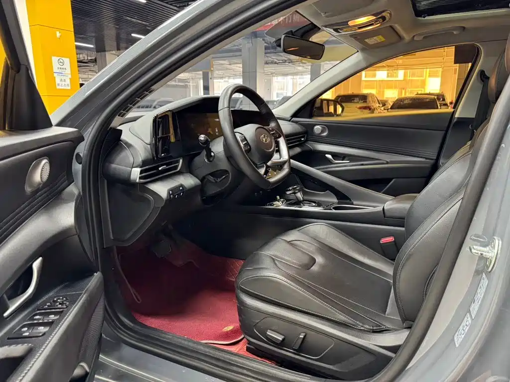 Hyundai Elantra — миниатюра 7