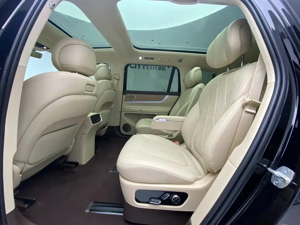 AITO ASK THE WORLD M9