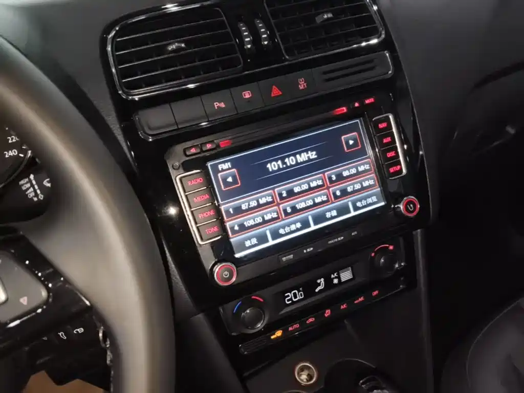 Volkswagen Polo — миниатюра 13