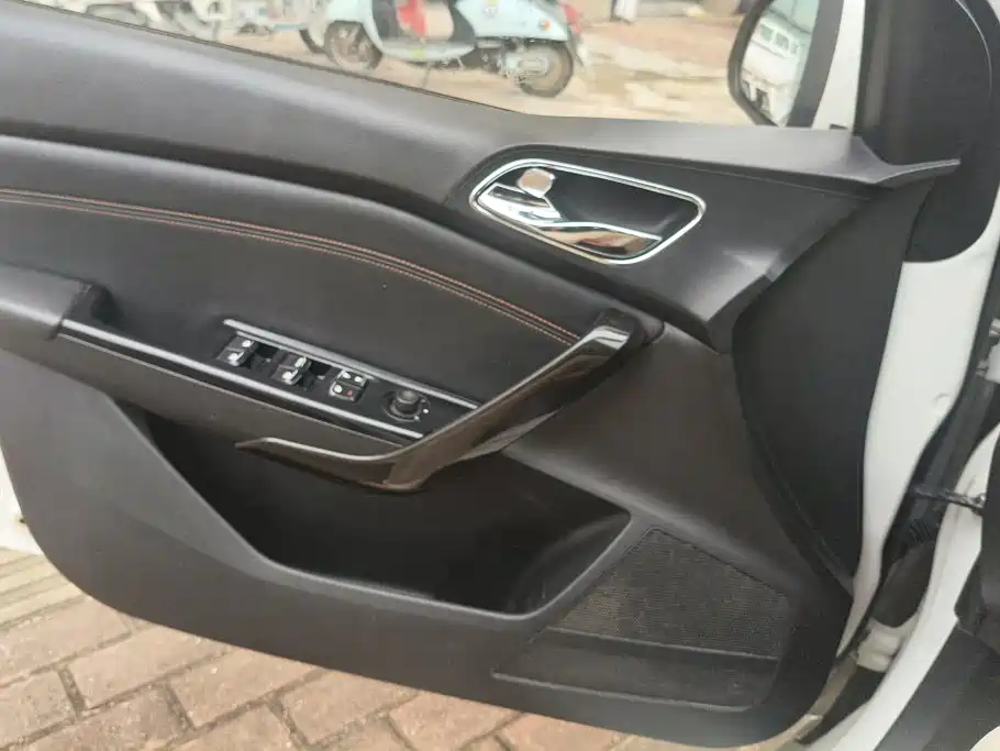 Baojun 310 — миниатюра 7