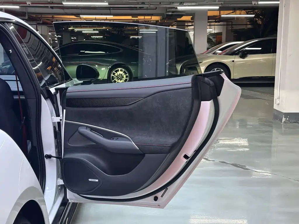 XIAOMI CAR XIAOMI SU7 ULTRA