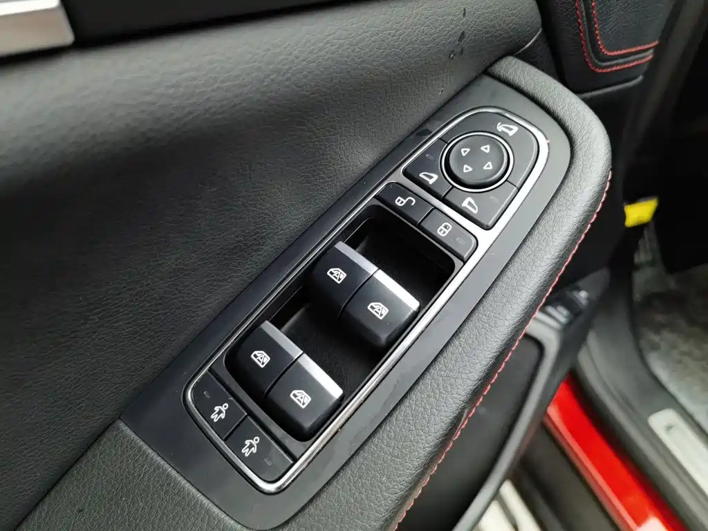 BYD Tang New Energy — миниатюра 9
