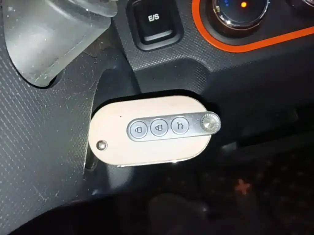 Wuling MINIEV — миниатюра 9