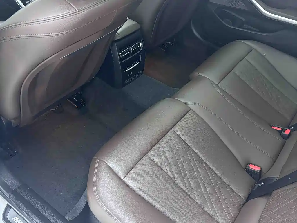 BMW 3 Series — миниатюра 12