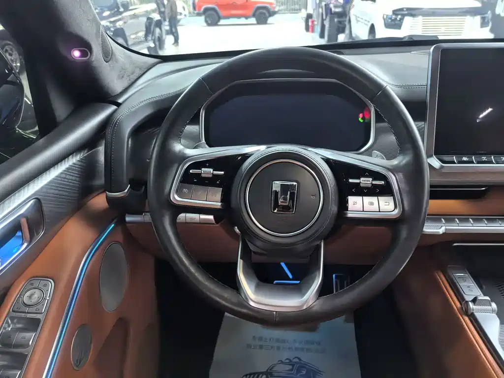 TANK TANK 700 NEW ENERGY